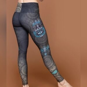●●🪬LIMITED EDITION SOLBOX●● Niyama Sol 🧿🪬HAMSA🪬🧿 Barefoot Leggings XS BNWT